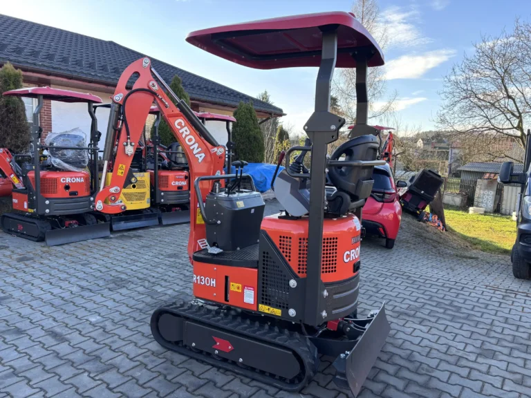 Půjč si minibagr Crona CR13OH Yanmar — lepší než velká lopata